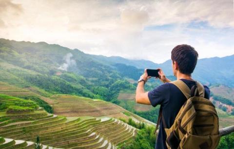 How Do Smart Travelers Stay Online Seamlessly Across Vietnam?