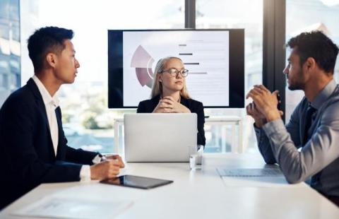 What Founders Gain From Professional Pitch Deck Consulting Services